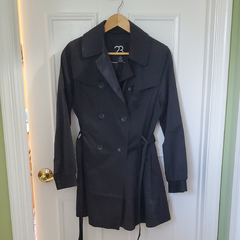 Women's Black Double-Breasted Trench Coat, Medium